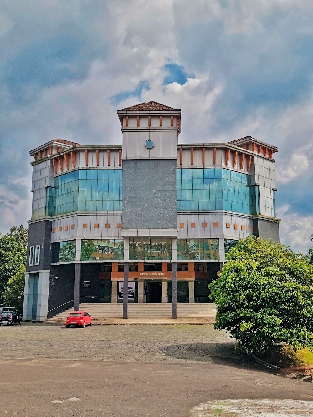 Ilahia College Campus 2